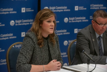 Terri Steeb Gronau, NCAA